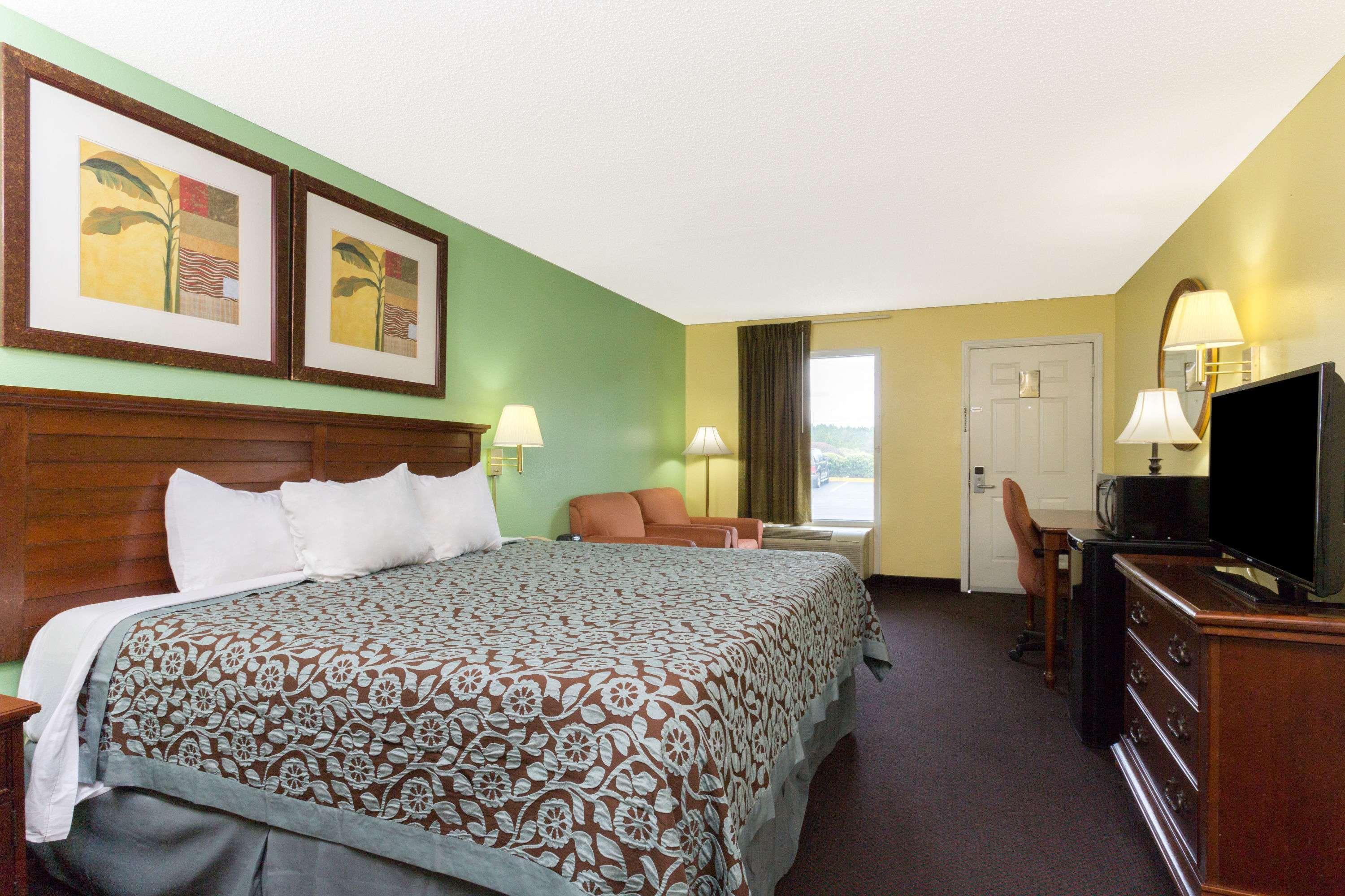 Days Inn Lamont/Монтичело Екстериор снимка